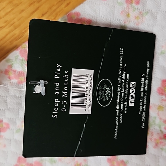 NEW! Laura Ashley "Sleep and Play" Onesie Footed One-piece 0-3 months NWT - Picture 3 of 5